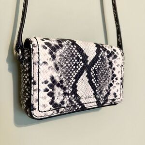 ✨ Marc Jacobs Snake print crossbody